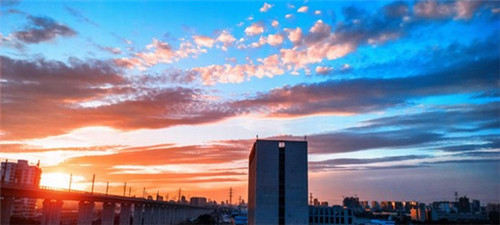 在枝江市加盟煎无道煎饼什么位置生意好，在枝江市开煎饼果子加盟哪家是正宗的